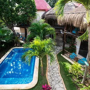 Uolis Nah 3* Tulum